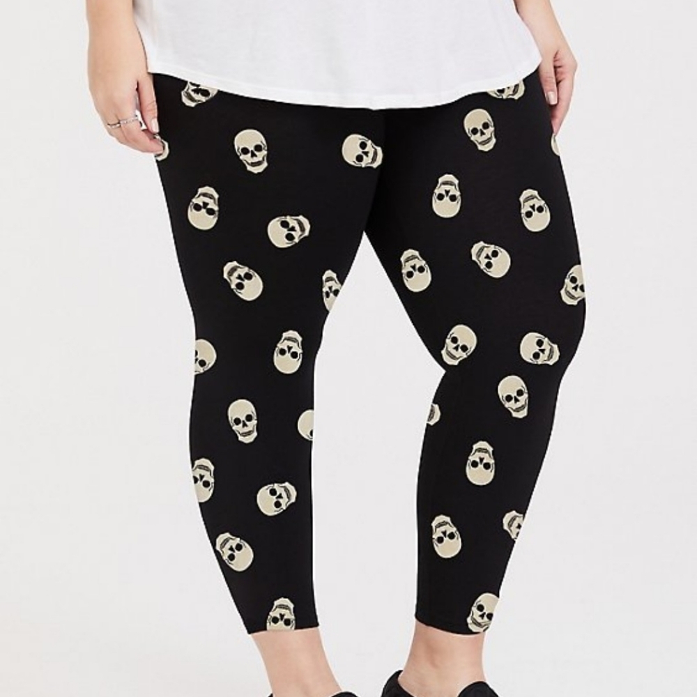 Torrid 00 skull leggings